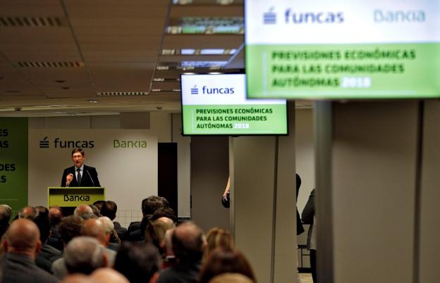 El presidente de Bankia, José Ignacio Goirigolzarri, ayer en la presentación de las previsiones económicas de Funcas. 