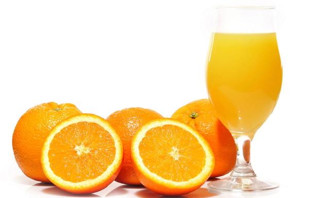 El zumo de naranja es un desayuno ideal para inyectar vitaminas a tu día.