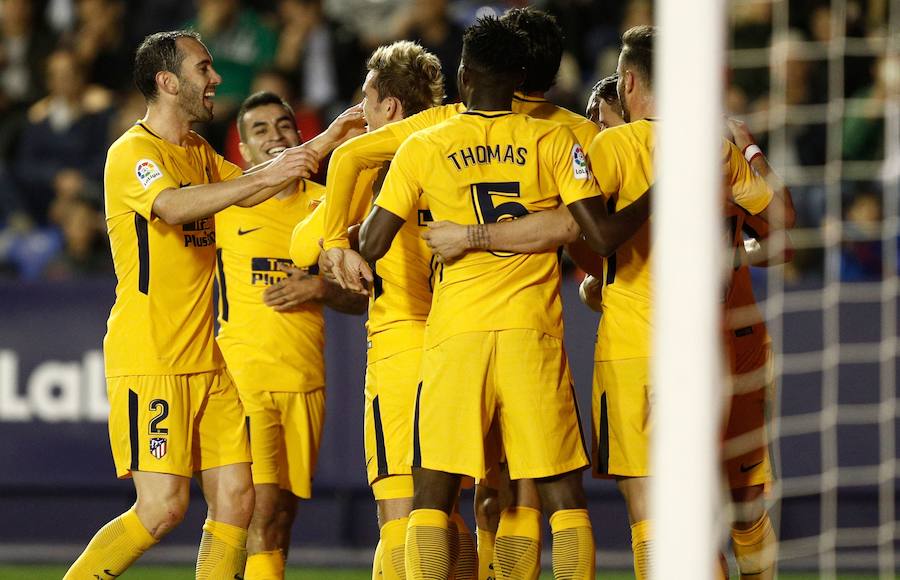 Estas son las mejores imágenes que deja el partido de la jornada 13 en el Ciutat de València