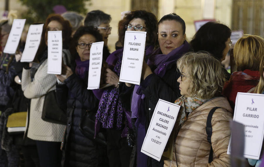 Fotos de la manifestación contra la violencia machista en Valencia