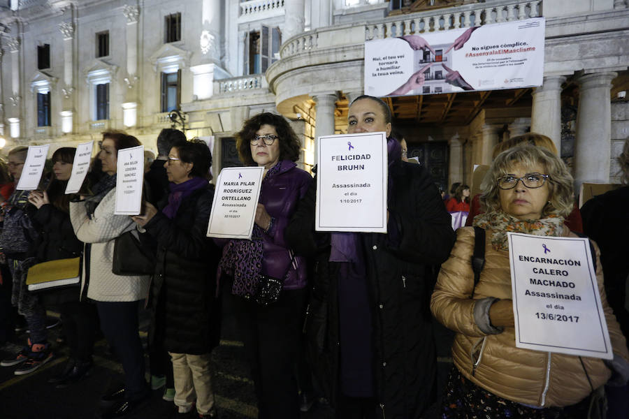 Fotos de la manifestación contra la violencia machista en Valencia