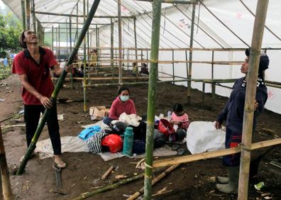 Imagen secundaria 1 - Evacúan a 100.000 personas en Bali por riesgo de erupción del volcán Agung