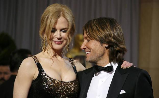 Nicole Kidman, actriz australiana, posa con su marido, el cantante Keith Urban, en una imagen de archivo.