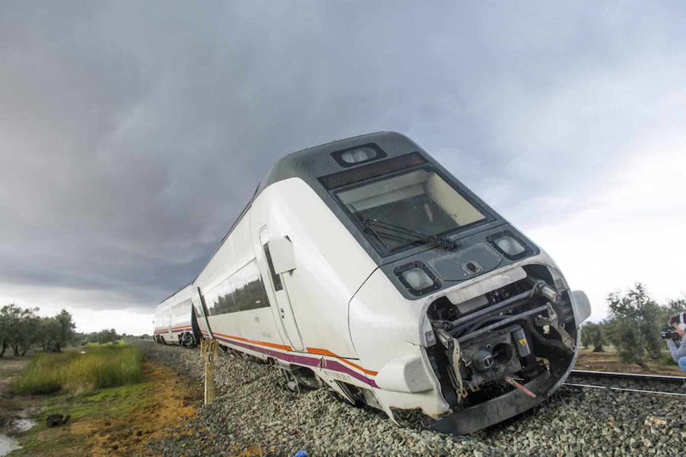 35 heridos en el tren descarrilado entre Málaga y Sevilla.