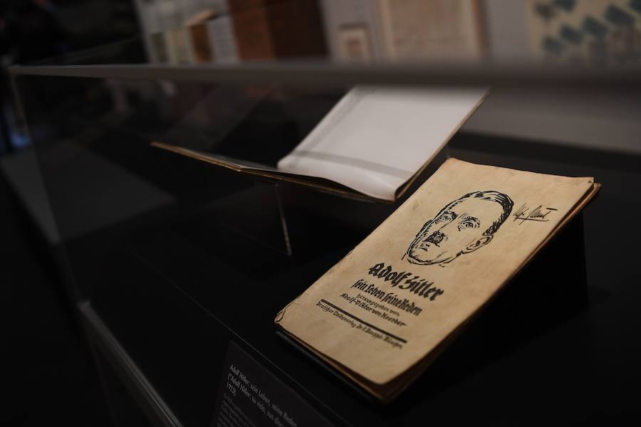 La exposición definitiva sobre Auschwitz llega a Madrid el 1 de diciembre. La exposición sobre el gran campo de exterminio nazi, cuenta con 600 objetos junto a testiomonios de víctimas y verdugos. Esta exposición, podrá ser visitada en en el Centro de Exposiciones Arte Canal de Madrid hasta el 17 de junio de 2018. 