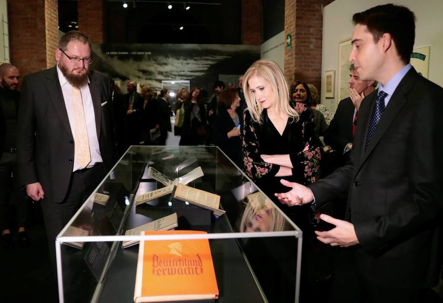 La exposición definitiva sobre Auschwitz llega a Madrid el 1 de diciembre. La exposición sobre el gran campo de exterminio nazi, cuenta con 600 objetos junto a testiomonios de víctimas y verdugos. Esta exposición, podrá ser visitada en en el Centro de Exposiciones Arte Canal de Madrid hasta el 17 de junio de 2018. 