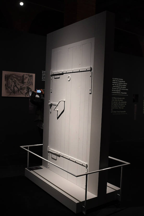La exposición definitiva sobre Auschwitz llega a Madrid el 1 de diciembre. La exposición sobre el gran campo de exterminio nazi, cuenta con 600 objetos junto a testiomonios de víctimas y verdugos. Esta exposición, podrá ser visitada en en el Centro de Exposiciones Arte Canal de Madrid hasta el 17 de junio de 2018. 