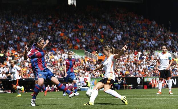 Derbi femenino en Mestalla. 