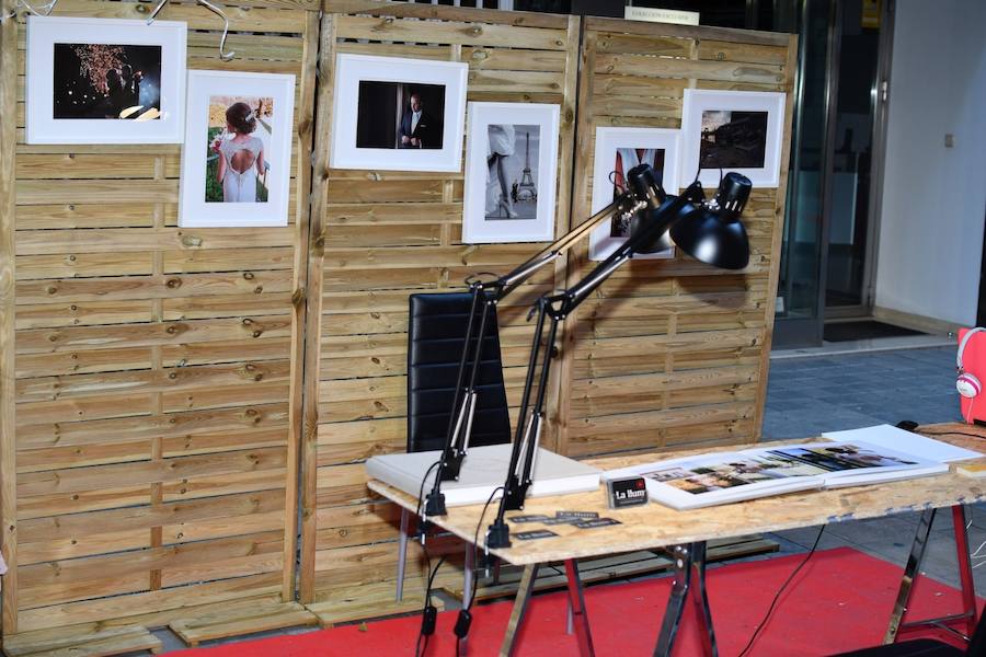 El centro de Valencia acogió el sábado el encuentro de comercios y desfiles nupciales 