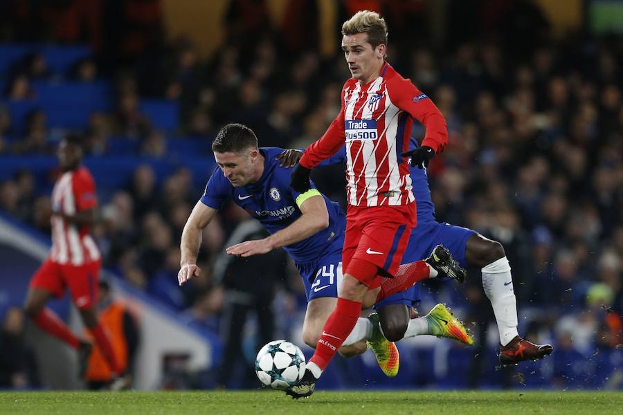 El Atlético empató en Stamford Bridge ante el Chelsea y dijo adiós a la Champions League. La Roma venció al Qarabag y los rojiblancos no ganaron, por lo que los de Simeone disputarán la Liga Europa.