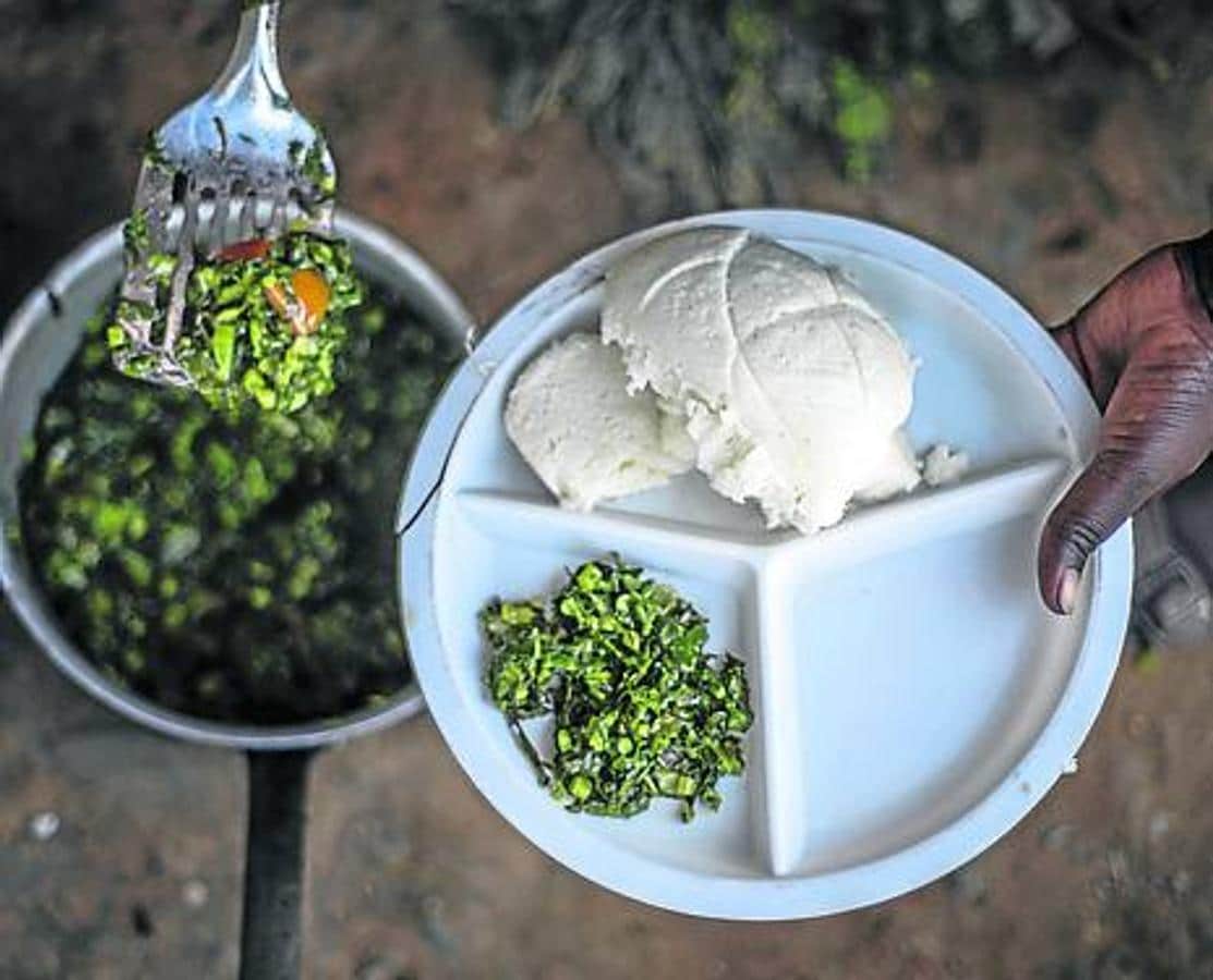Nsima de Malawi: En Malawi el vocablo ‘nsima’ designa tanto unas gachas espesas -generalmente preparadas con harina de maíz- como toda la serie de platos preparados con ellas. Para elaborar esas gachas es necesario poseer conocimientos específicos.