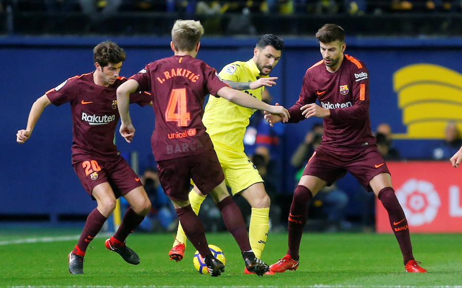 El conjunto de Valverde se impuso al de Calleja por 0-2 con goles de Luis Suárez y Messi. Los tantos llegaron cuando el Villarreal estaba con diez por expulsión de Raba. 