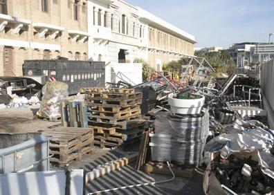 Imagen secundaria 1 - Operación limpieza en los Docks antes de entregar el edificio para la Marina