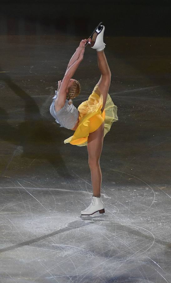 Nagoya (Japón) celebró el pasado fin de semana el Grand Prix de patinaje artístico. La rusa Alina Zagitova, de tan solo 15 años, se colgó el oro en la final del campeonato. Los saltos imposibles, las maniobras perfectas y las complejas y arriesgadas coreografías sobre el hielo fueron las protagonistas.