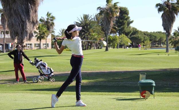 Bárbara Amorós, campeona nacional sub-21 de golf en modalidad hándicap