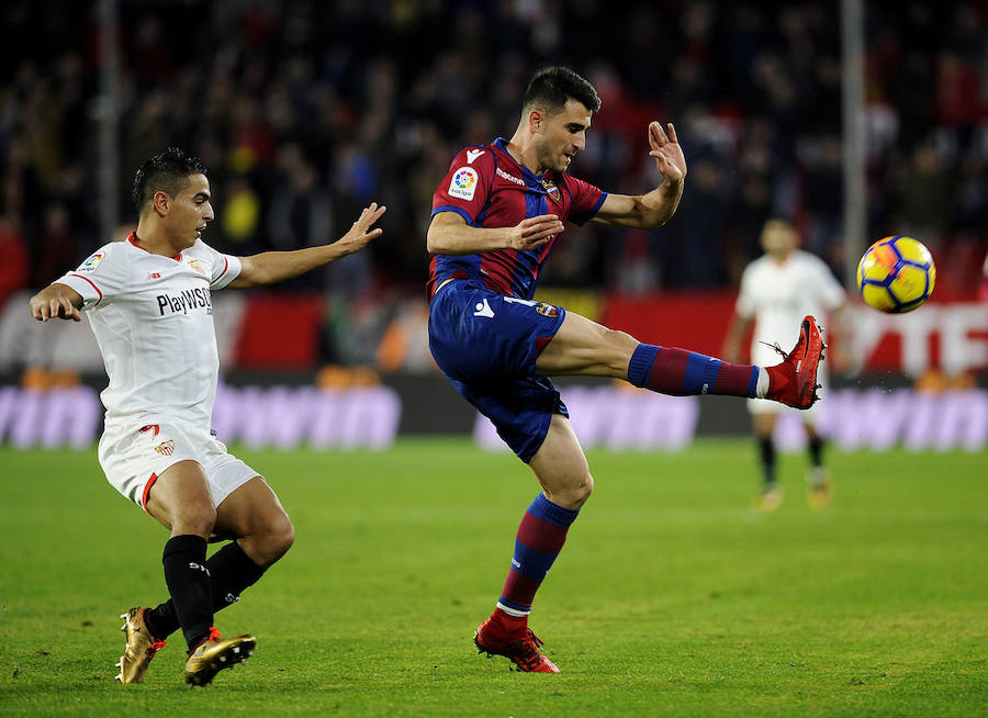 Éstas son las mejores imágenes que deja el choque de la jornada 16 de la Liga en el Sánchez Pizjuán