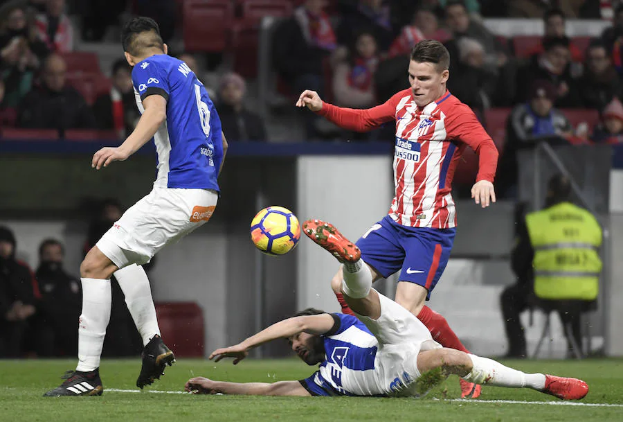 Un gol de Fernando Torres, que partió de suplente, a falta de 20 minutos para el final, dio la victoria al Atlético ante el Alavés en la jornada 16 de Liga.