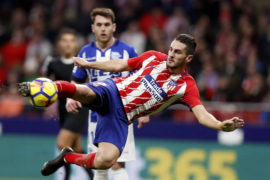 Un gol de Fernando Torres, que partió de suplente, a falta de 20 minutos para el final, dio la victoria al Atlético ante el Alavés en la jornada 16 de Liga.