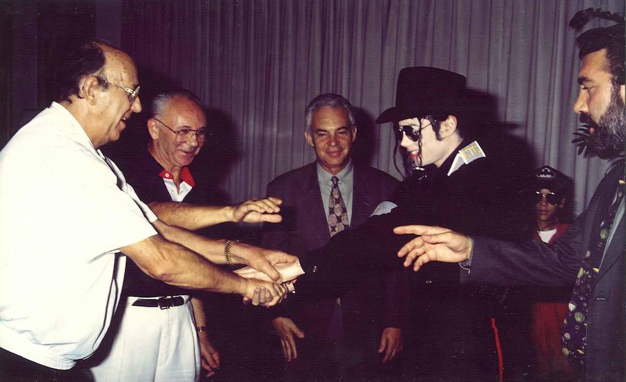 Los hermanos Lladró con Michael Jackson.