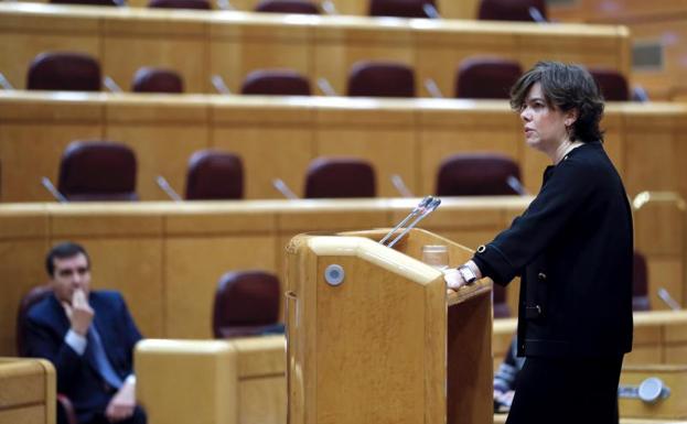 Sáenz de Santamaría en el Senado.