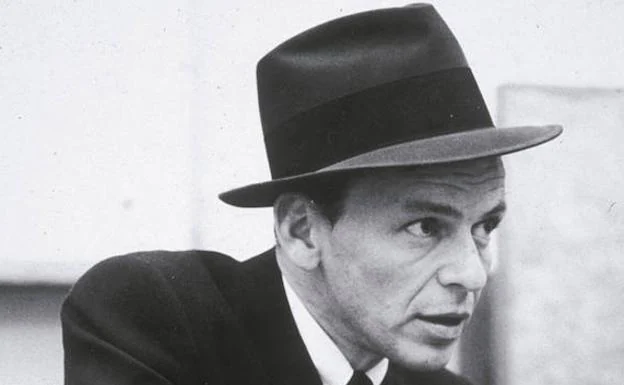 Frank Sinatra con un Borsalino.