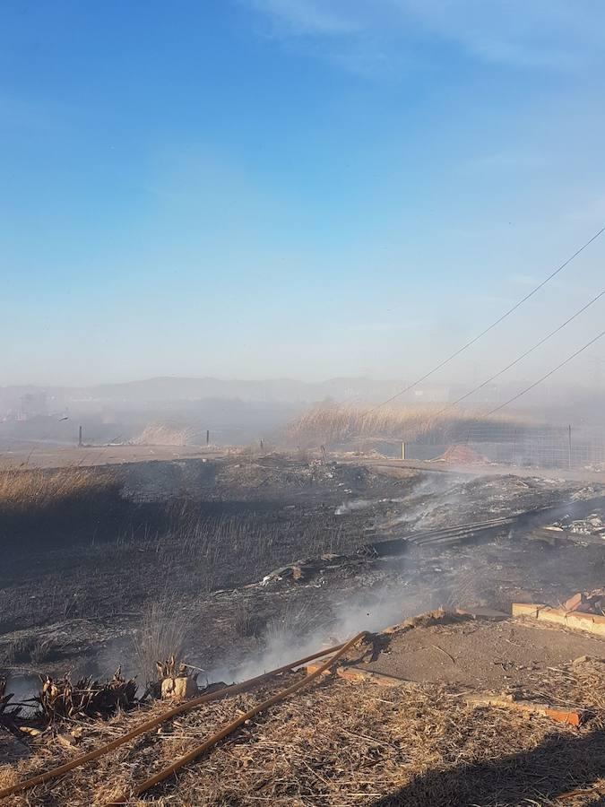 Fotos del incendio en la Marjal dels Moros en Sagunto