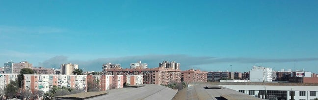 La humareda del incendio, vista desde el extremo sur de Valencia.