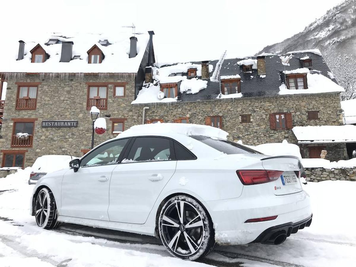 Con 400 CV, turbo, tracción total y cambio automático, el RS3 tiene las cualidades de un deportivo en un coche de uso cotidiano