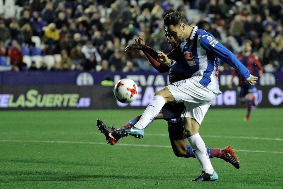 Estas son las mejores imágenes que deja el partido de vuelta de octavos de Copa del Rey en el Ciutat de València