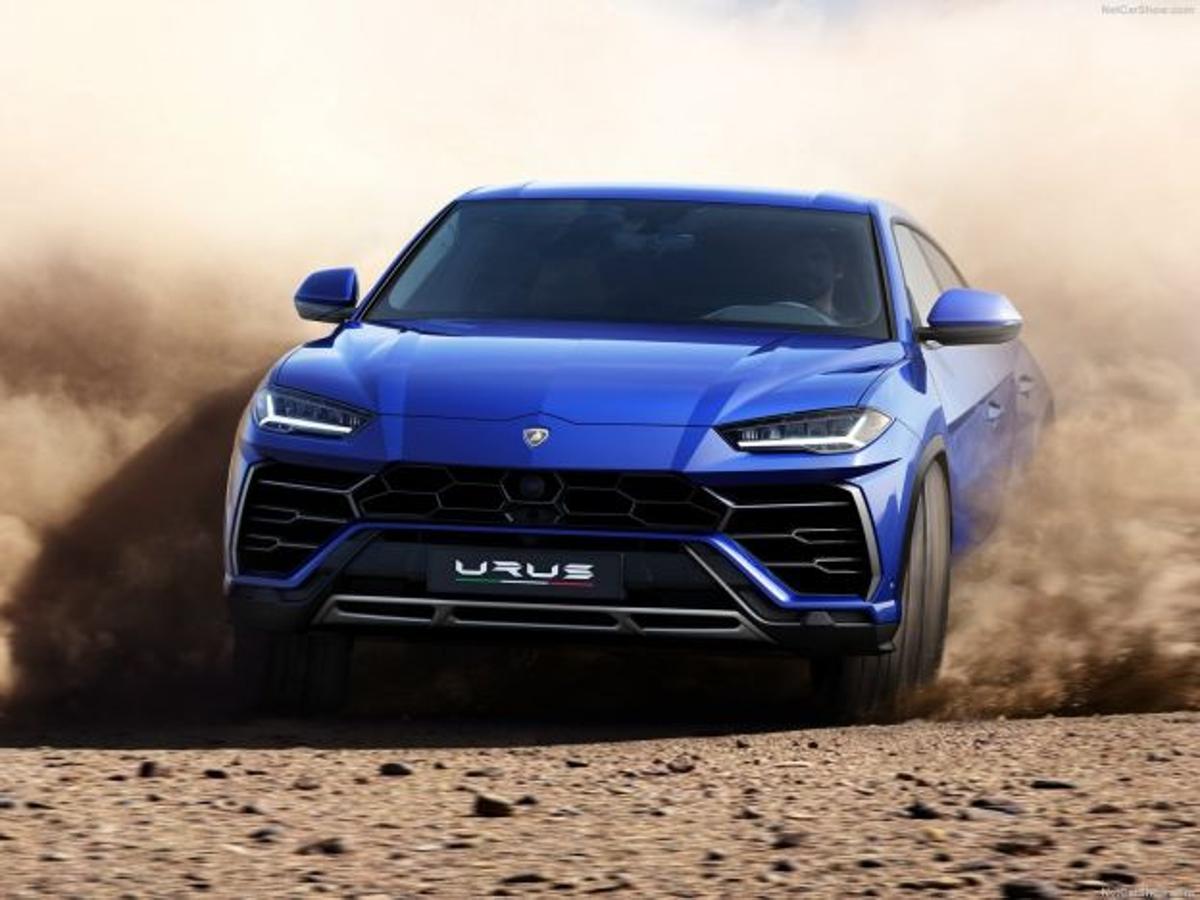 La mítica marca de deportivos Lamborghini ha sucumbido a la moda SUV y ha lanzado el Urus, un espectacular 4x4 de 650 CV, prestaciones de infarto y un precio de más de 200.000 euros ¿El más caro en España? Es posible, pero para comprobarlo vamos a repasar los 15 más onerosos de nuestro mercado, y no se asusten, el año que viene llegará un SUV de Rolls, Royce, otro de Aston Martin y Ferrari ya piensa en lanzar el suyo… así que la escalada continua.