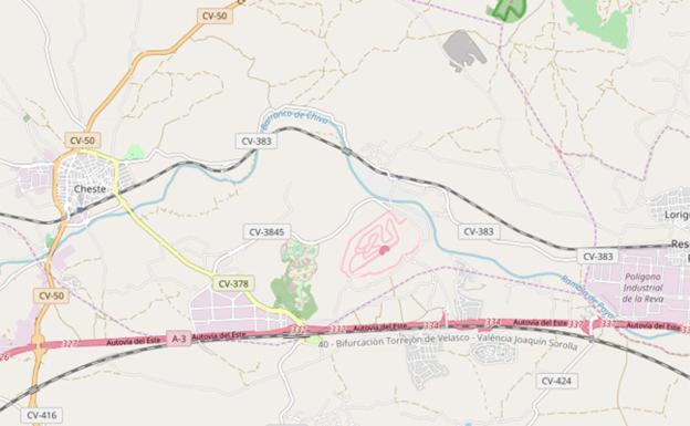 Cheste (izq.) y el circuito, junto a la A-3.