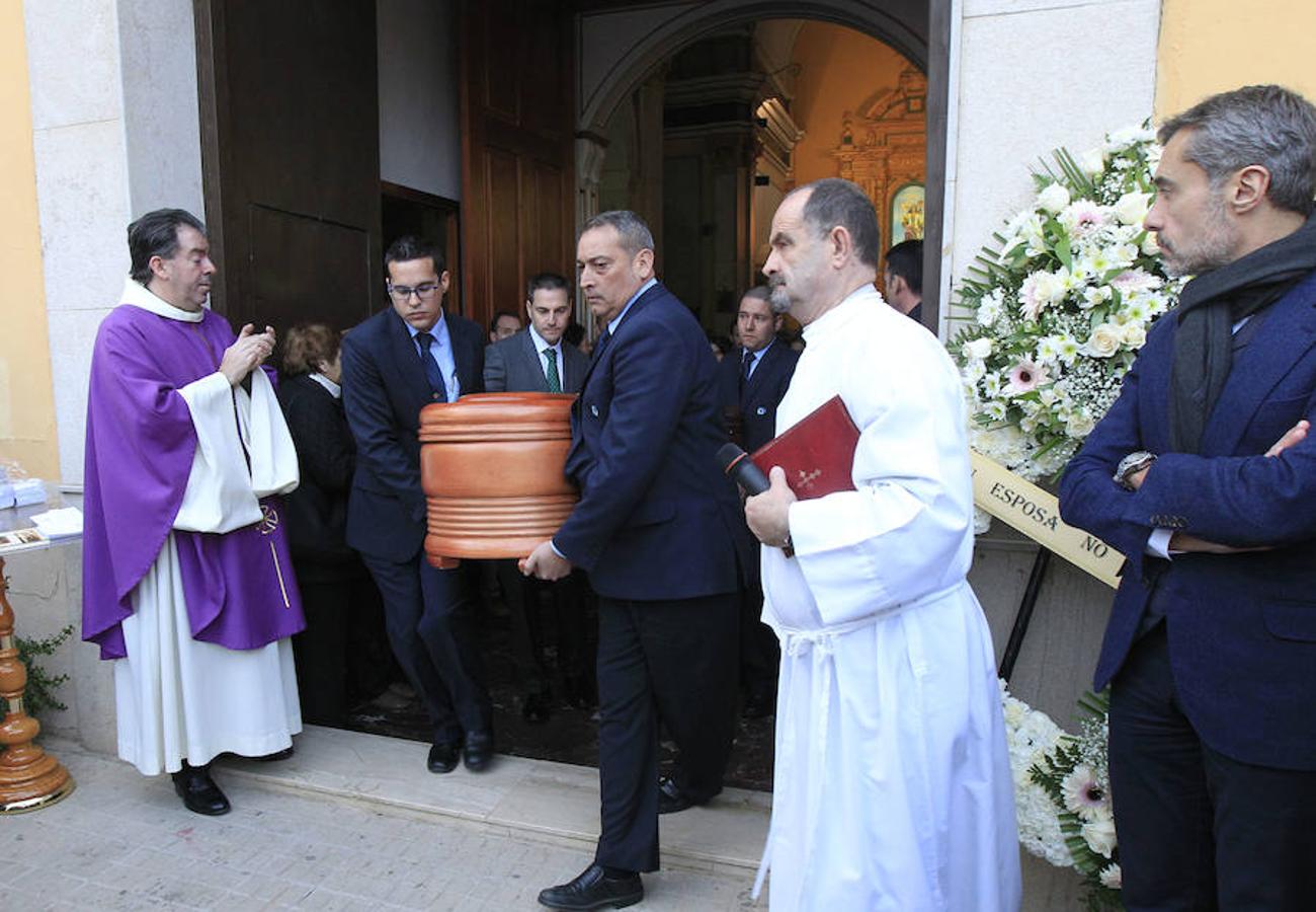 Fotos del funeral de Francisco Pons, expresidente de la Asociación Valenciana de Empresarios (AVE)