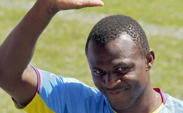 Koné en 2015 durante su presentación como jugador del Levante.