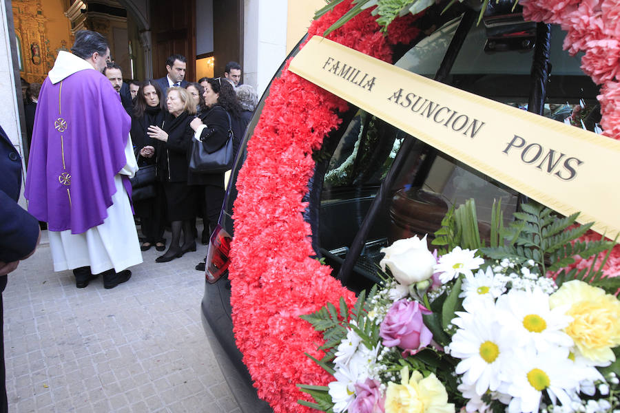 Fotos del funeral de Francisco Pons, expresidente de la Asociación Valenciana de Empresarios (AVE)