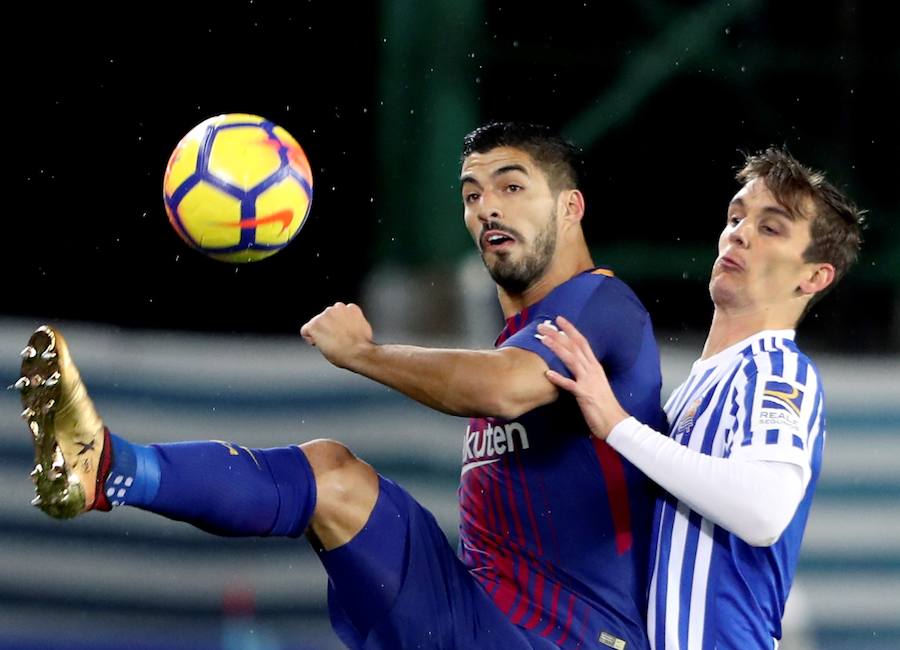 El Barça remonta un 2-0 en Anoeta, acaba con el gafe y completa una primera vuelta casi perfecta, ninguna derrota y único club invicto en Europa.