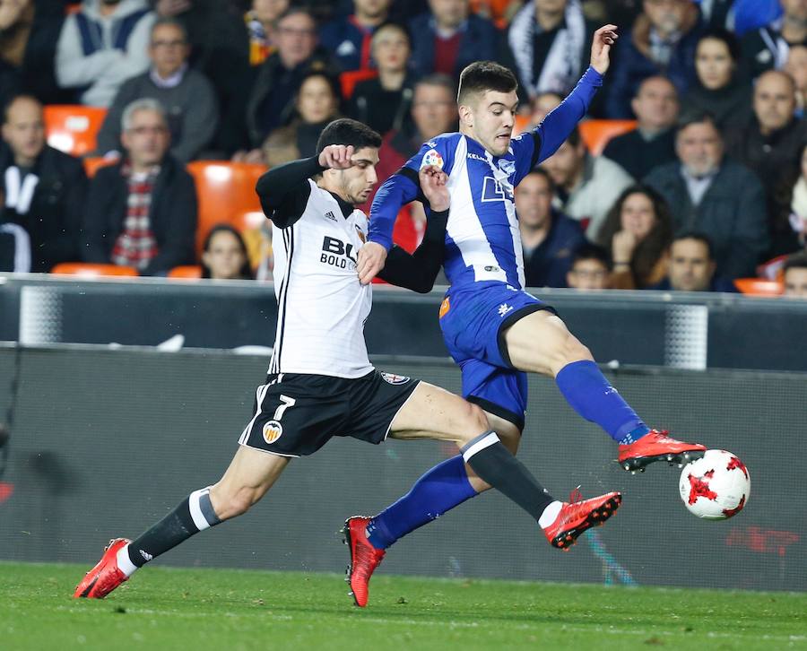 Estas son las mejores imágenes del partido de ida de cuartos de Copa del Rey en Mestalla