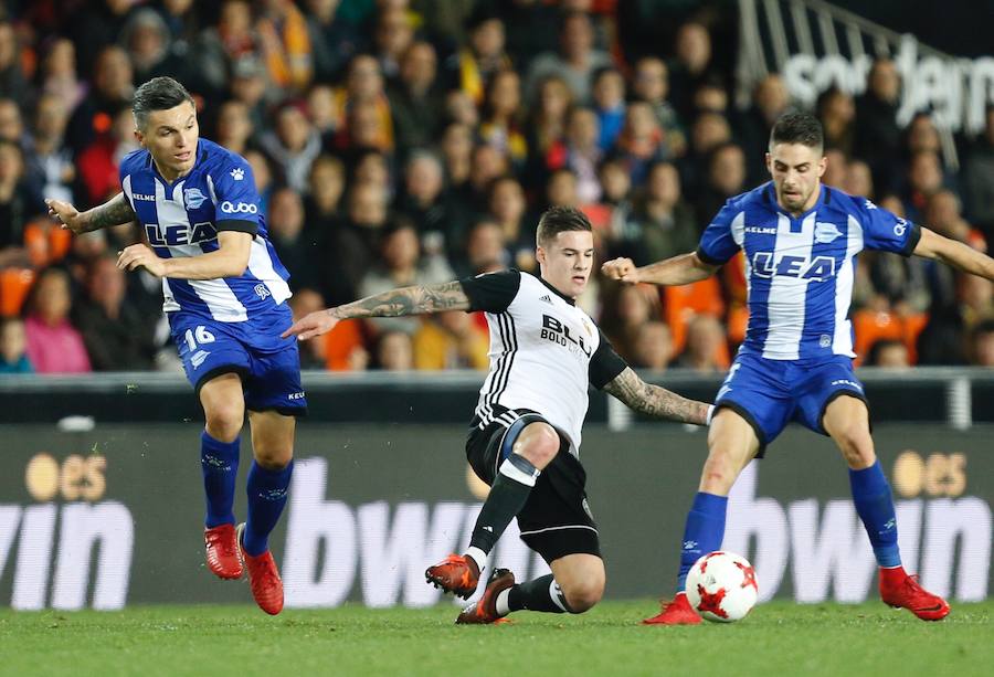 Estas son las mejores imágenes del partido de ida de cuartos de Copa del Rey en Mestalla