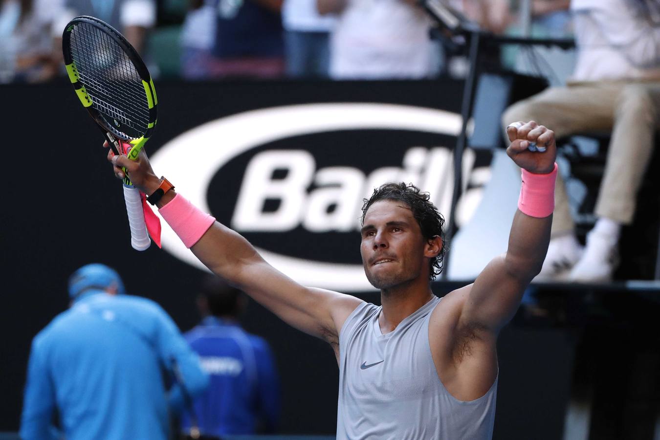 Rafa NAdal sigue con paso firme en el Abierto de Australia. En segunda ronda ha derrotado al argentino Leonardo Mayer (6-3, 6-4 y 7-6).