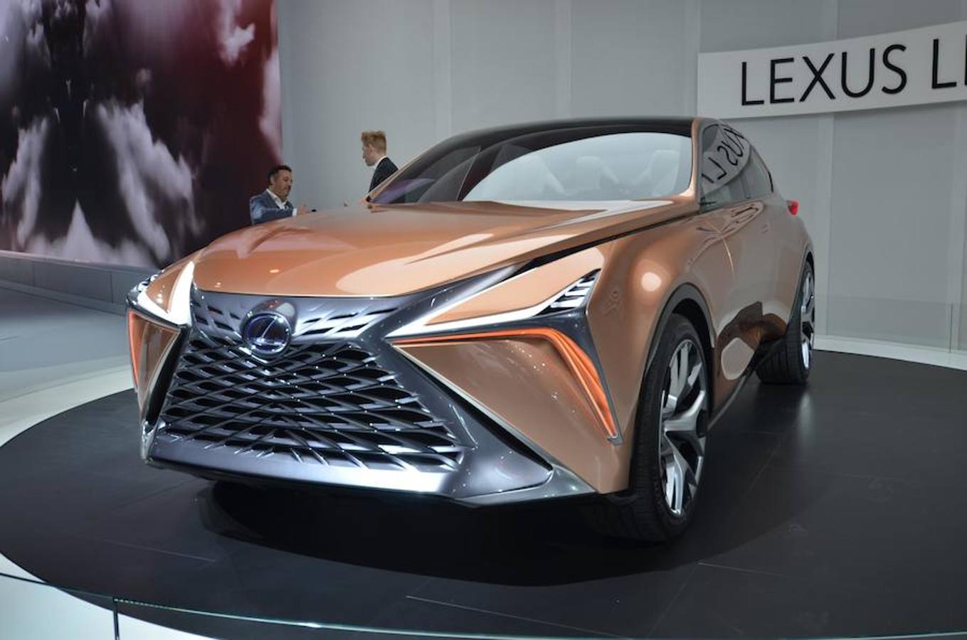 09. Lexus LF-1 Limitless Concept | Este propotipo nos adelanta lo que los ingenieros de Lexus tienen pensado para el futuro de la marca, con un tamaño típicamente americano. Llegaría al mercado bien entrado el 2020, pero no creemos que Lexus lo traiga a Europa. Probabilidad: 20%.