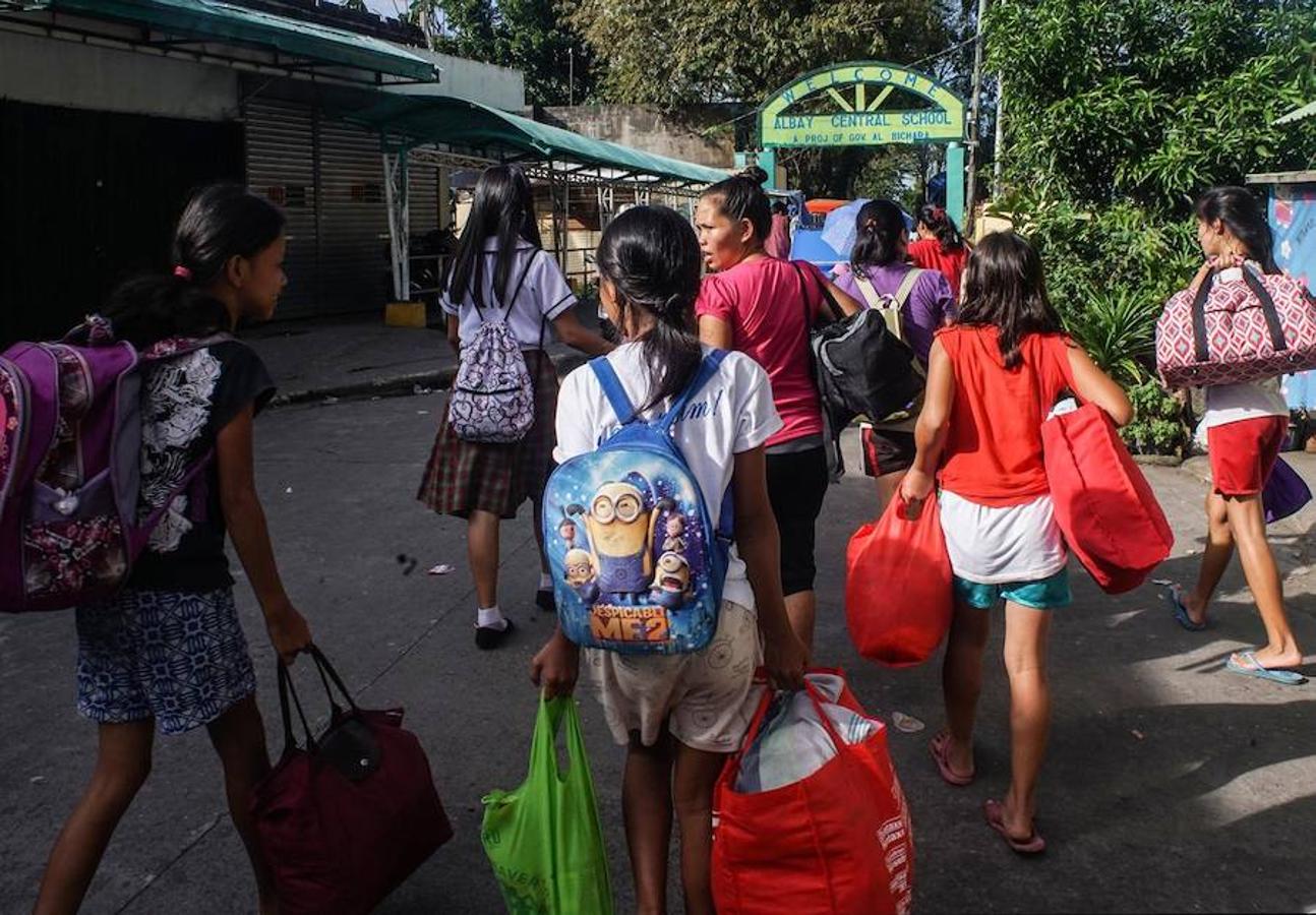 La erupción de tres volcanes en el cinturón del Pacífico ha puesto en alerta a Filipinas, Papua, Indonesia y Nueva Guinea shanghái. El 75% de los volcanes y el 90% de los terremotos del planeta se concentran en el Círculo de Fuego del océano Pacífico.