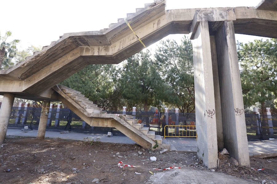 Fotos del desmontaje de las pasarelas de la avenida del Cid