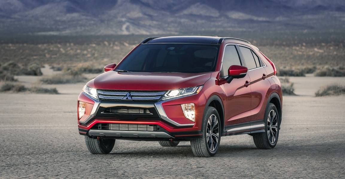 Más pequeño que el Outlander, el nuevo Eclipse Cross es un SUV que destaca por su diseño, con los últimos códigos de estilo del fabricante. A la venta con tres niveles de equipamiento, desde 21.800 euros.