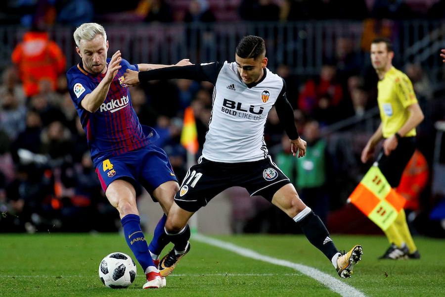 Estas son las mejores imágenes que deja el partido de ida de semifinales de Copa del Rey en el Camp Nou