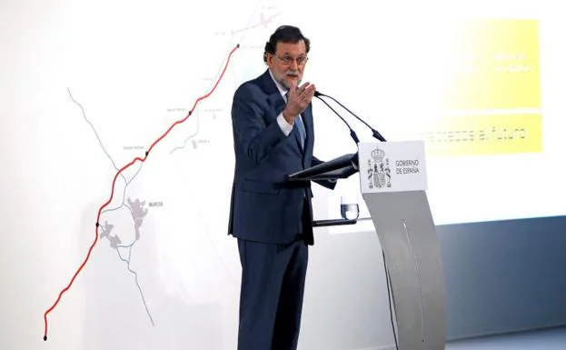 Rajoy eleva la previsión de crecimiento «al menos al 2,5%»