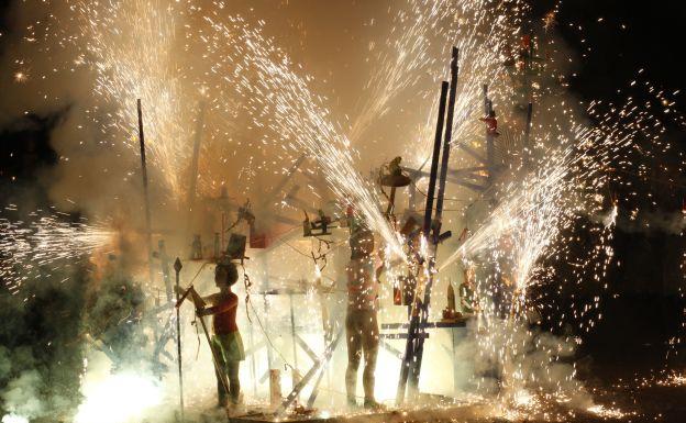 Cremà del monumento municipal infantil de las Fallas 2017.