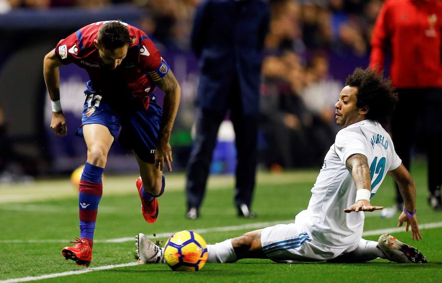 Estas son las imágenes que deja el partido de Liga en el Ciutat de València