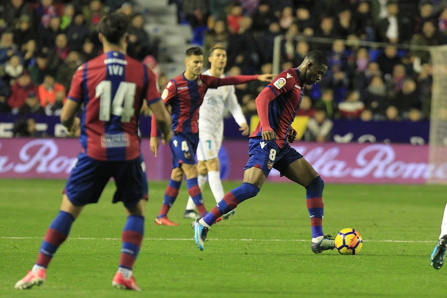 Estas son las imágenes que deja el partido de Liga en el Ciutat de València