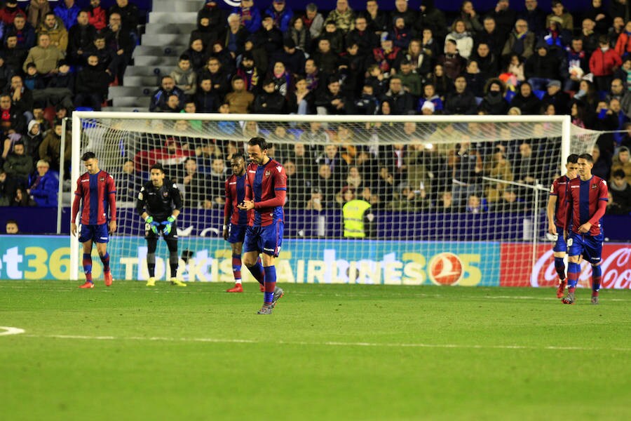 Estas son las imágenes que deja el partido de Liga en el Ciutat de València