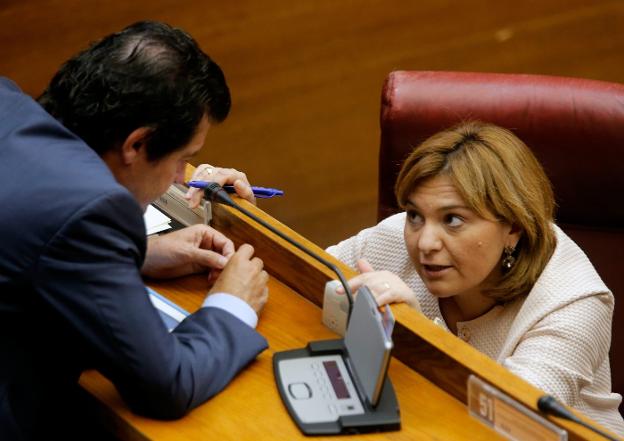 Bonig conversando con Císcar. 