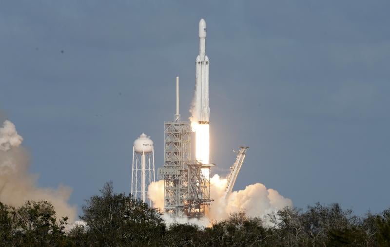 El lanzamiento del Falcon Heavy, en imágenes